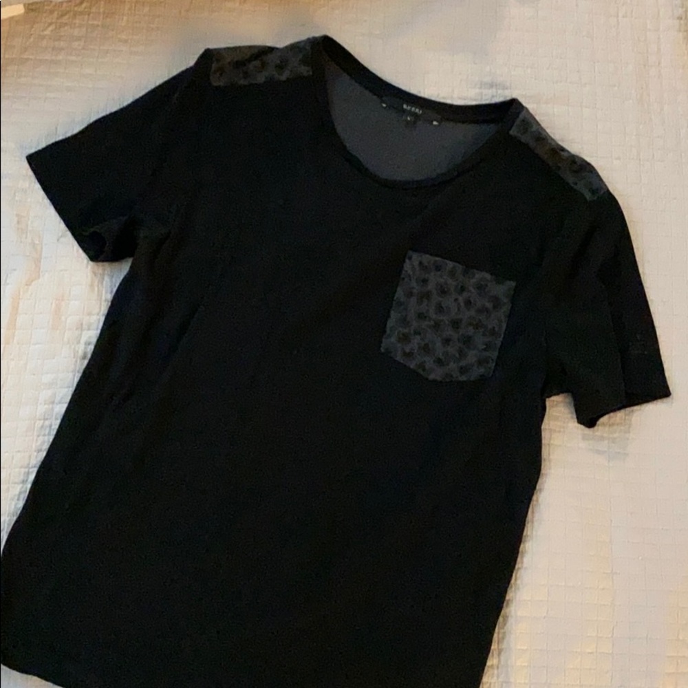 Gucci black tee w/ leopard detail